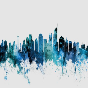 Acquerello raffigurante lo skyline di una città con grattacieli nei toni del blu e del verde acqua, caratterizzato da schizzi e colature di vernice nella parte inferiore su uno sfondo grigio chiaro.